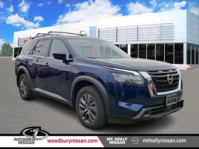 2024 Nissan Pathfinder SV