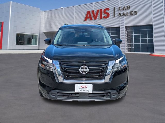 2024 Nissan Pathfinder SV