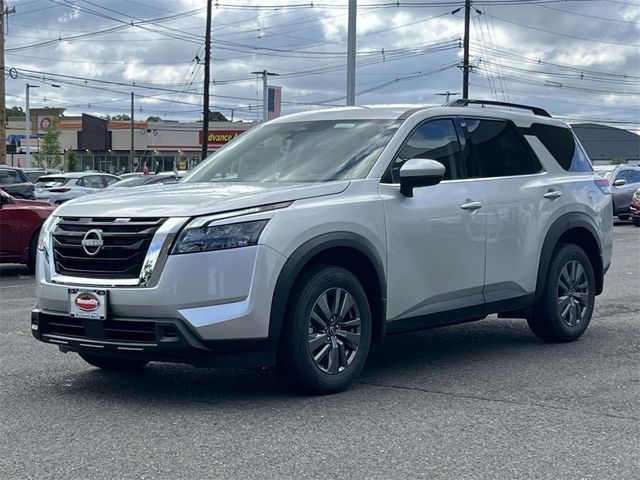 2024 Nissan Pathfinder SV