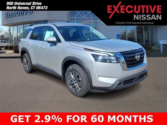 2024 Nissan Pathfinder SV