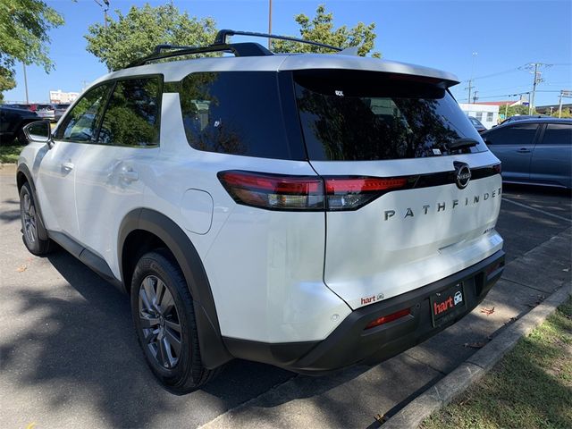 2024 Nissan Pathfinder SV