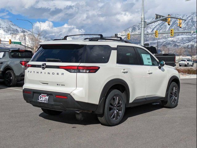 2024 Nissan Pathfinder SV