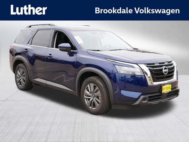 2024 Nissan Pathfinder SV