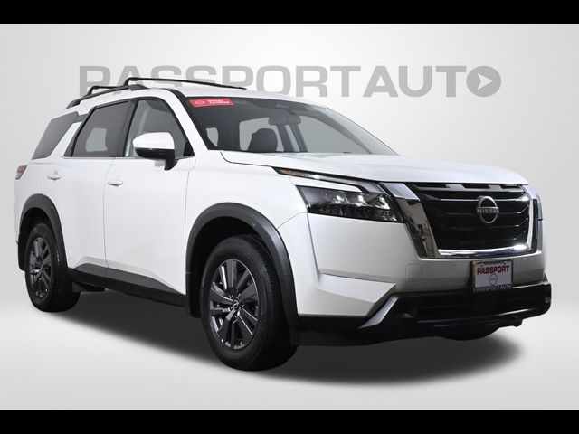 2024 Nissan Pathfinder SV
