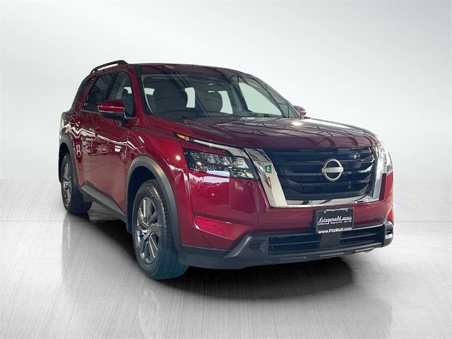 2024 Nissan Pathfinder SV