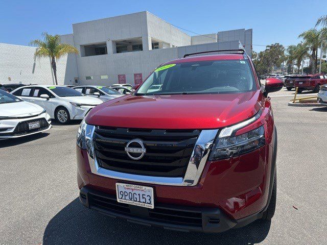2024 Nissan Pathfinder SV