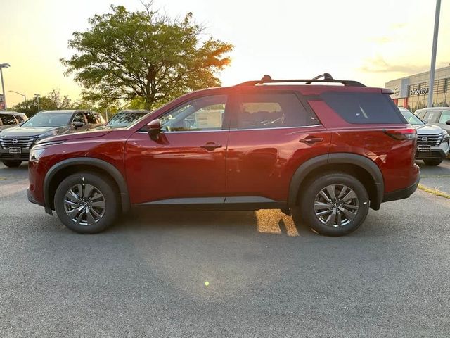 2024 Nissan Pathfinder SV