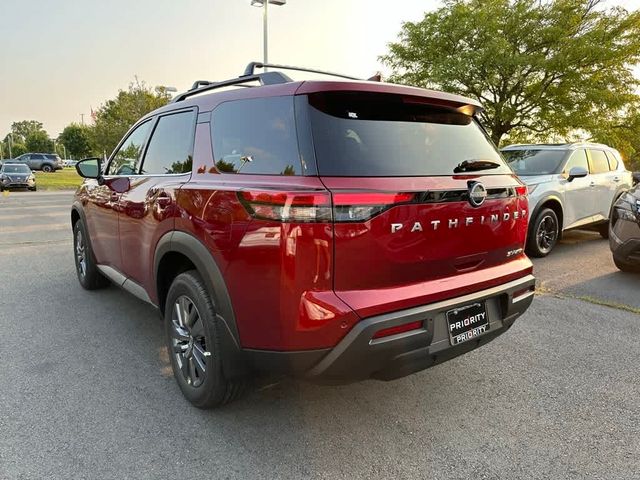 2024 Nissan Pathfinder SV