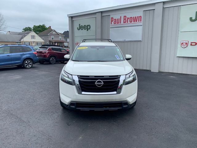 2024 Nissan Pathfinder SV
