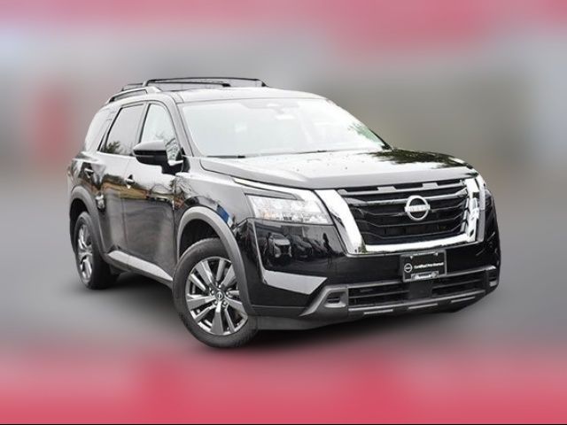 2024 Nissan Pathfinder SV