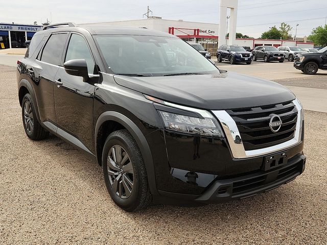 2024 Nissan Pathfinder SV