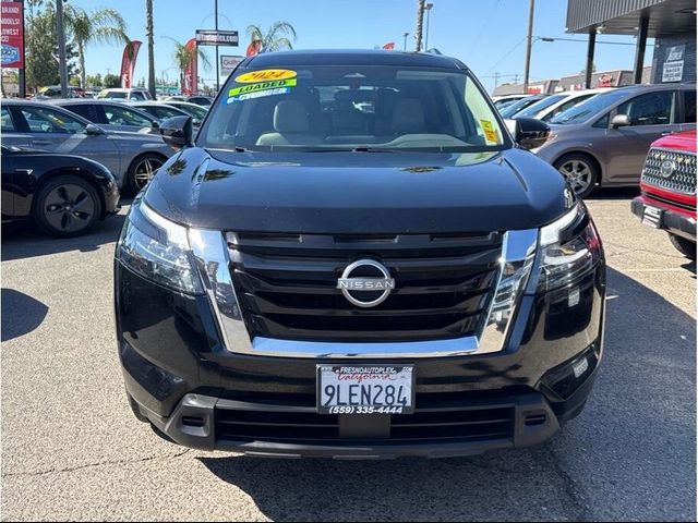 2024 Nissan Pathfinder SV
