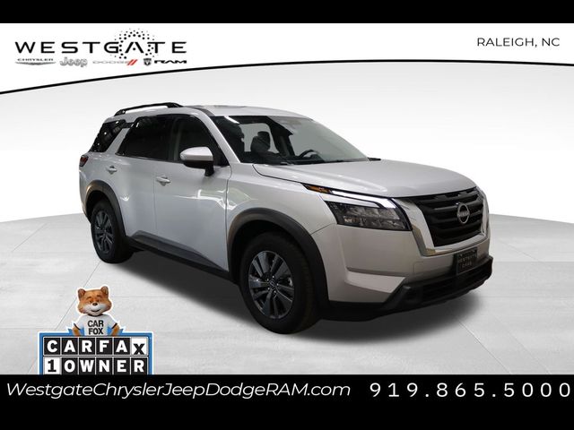 2024 Nissan Pathfinder SV