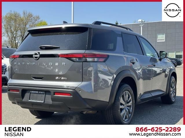 2024 Nissan Pathfinder SV