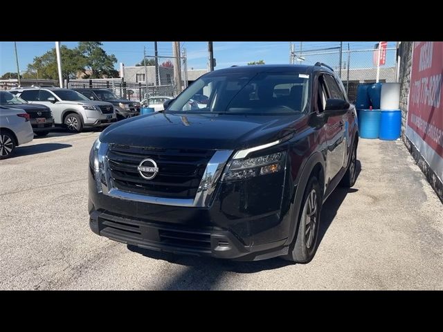 2024 Nissan Pathfinder SV