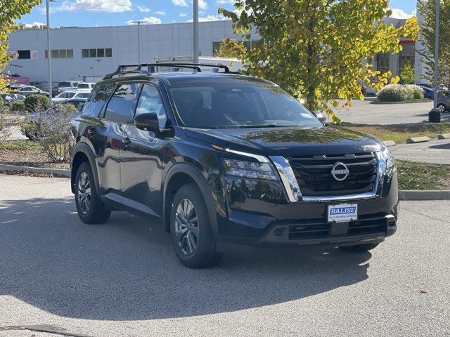 2024 Nissan Pathfinder SV