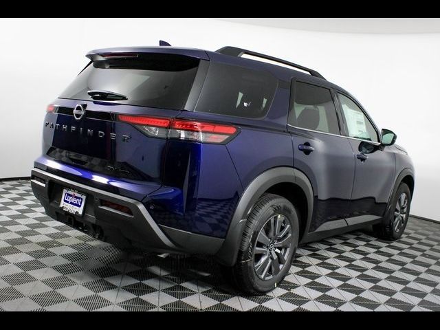 2024 Nissan Pathfinder SV