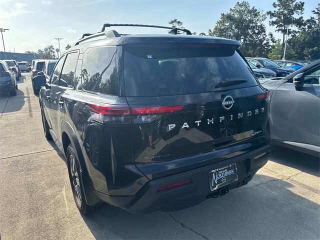 2024 Nissan Pathfinder SV