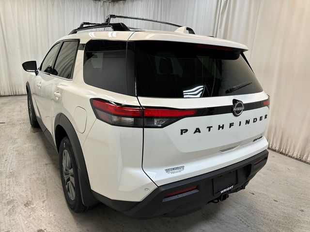 2024 Nissan Pathfinder SV