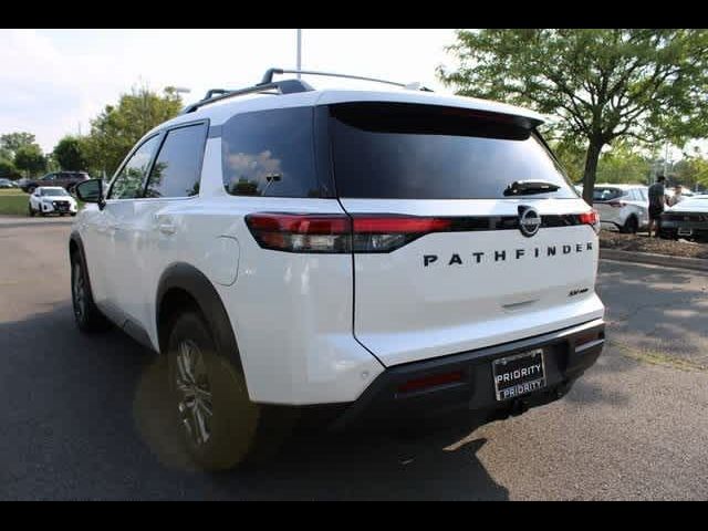 2024 Nissan Pathfinder SV