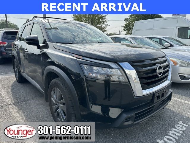 2024 Nissan Pathfinder SV