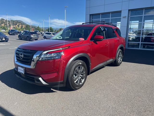 2024 Nissan Pathfinder SV