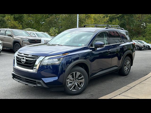 2024 Nissan Pathfinder SV