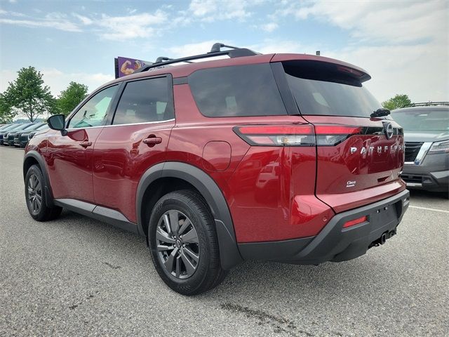 2024 Nissan Pathfinder SV