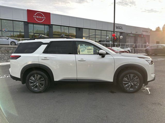 2024 Nissan Pathfinder SV