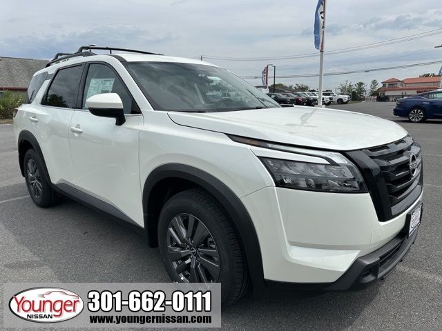 2024 Nissan Pathfinder SV