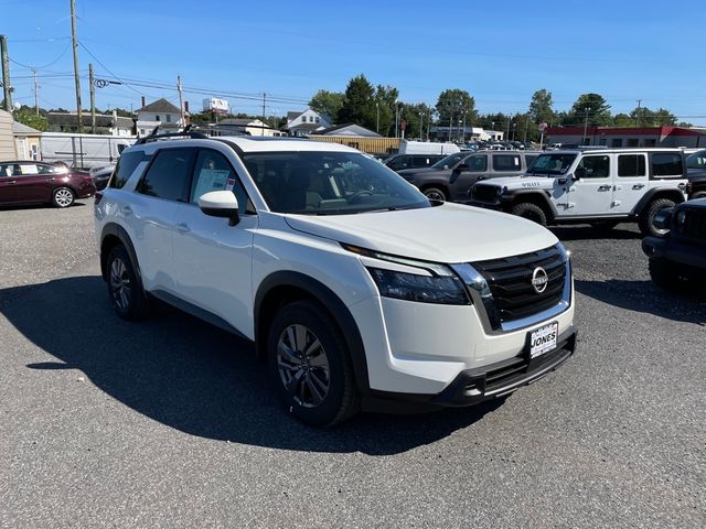 2024 Nissan Pathfinder SV