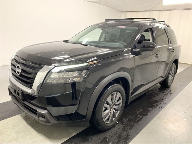 2024 Nissan Pathfinder SV