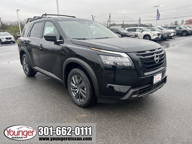 2024 Nissan Pathfinder SV