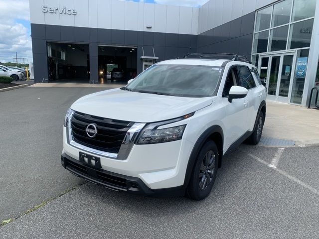 2024 Nissan Pathfinder SV