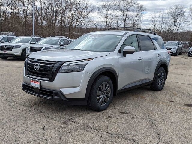 2024 Nissan Pathfinder SV