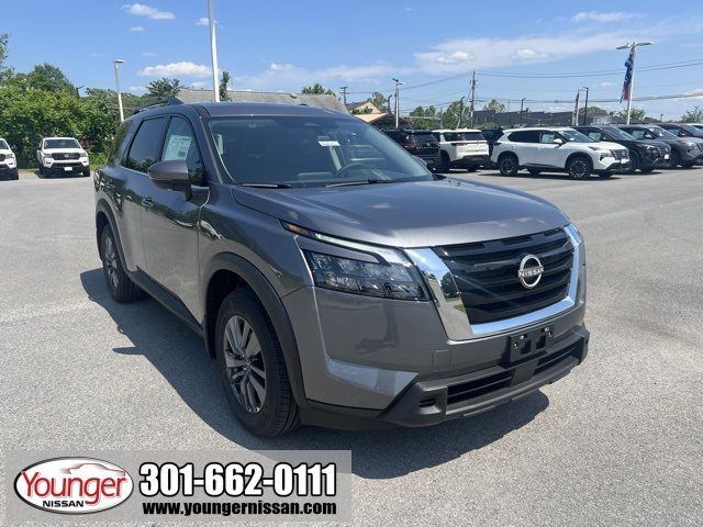 2024 Nissan Pathfinder SV