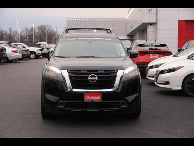 2024 Nissan Pathfinder SV