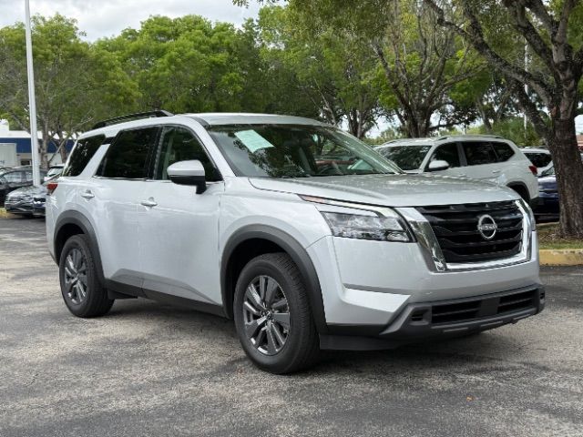 2024 Nissan Pathfinder SV