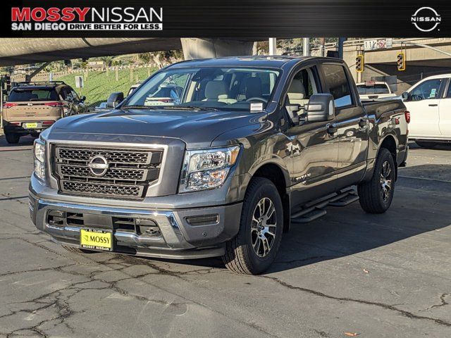 2024 Nissan Titan SV