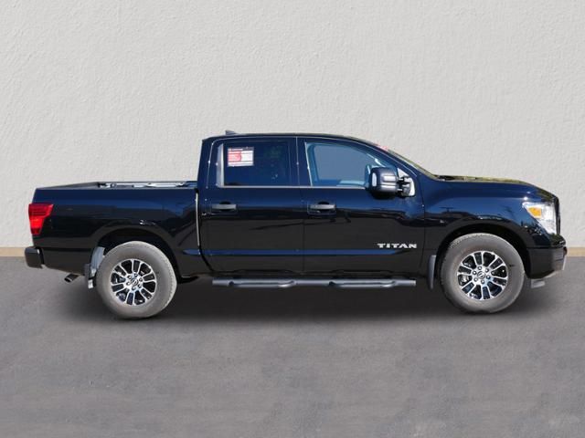 2024 Nissan Titan SV