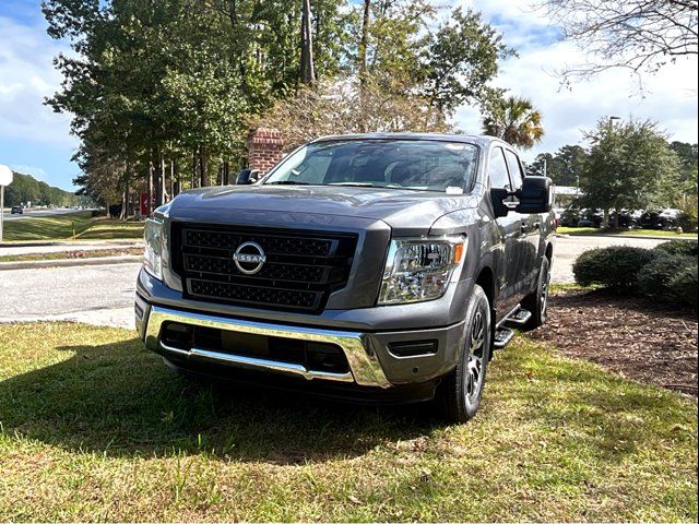 2024 Nissan Titan SV