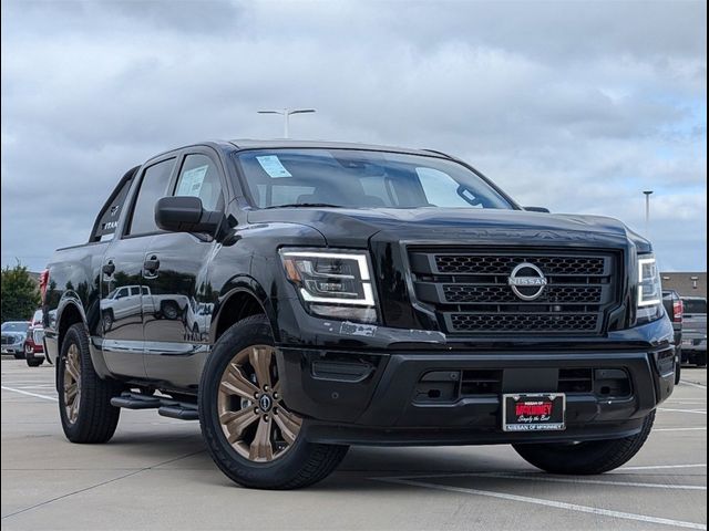 2024 Nissan Titan SV