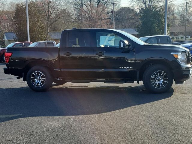 2024 Nissan Titan SV