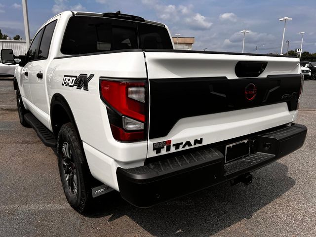 2024 Nissan Titan 