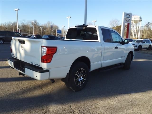 2024 Nissan Titan SV