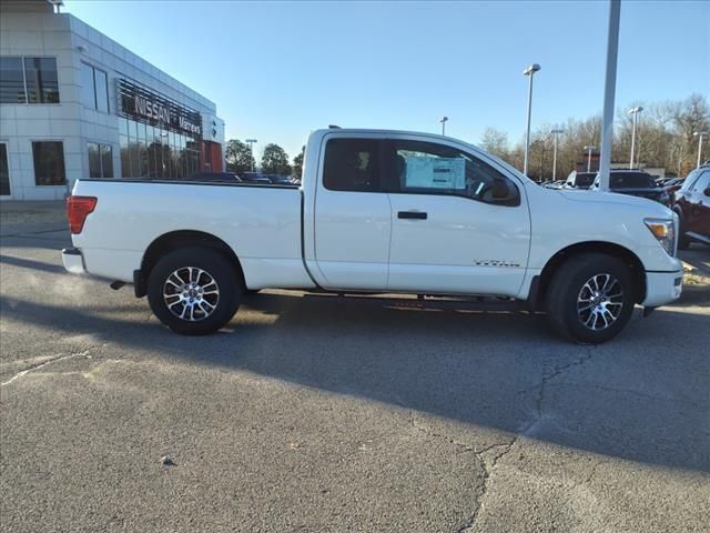 2024 Nissan Titan SV