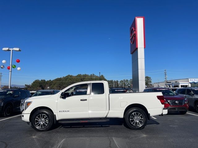 2024 Nissan Titan SV