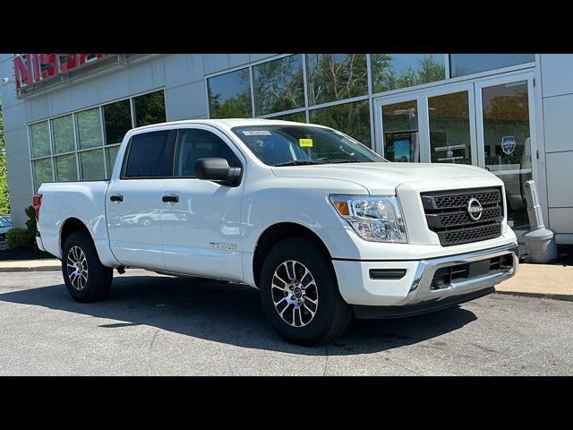 2024 Nissan Titan SV