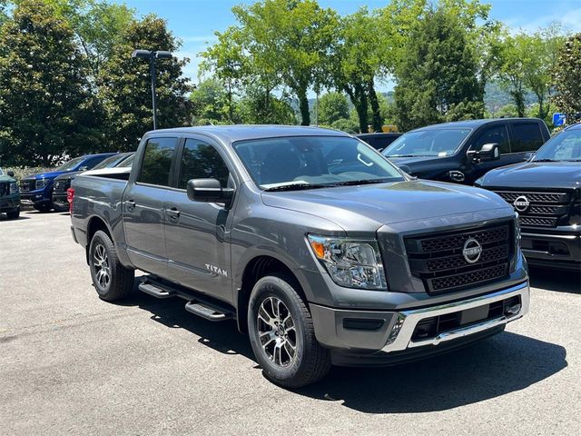 2024 Nissan Titan SV