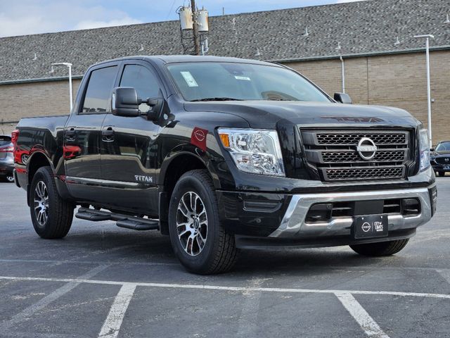 2024 Nissan Titan SV